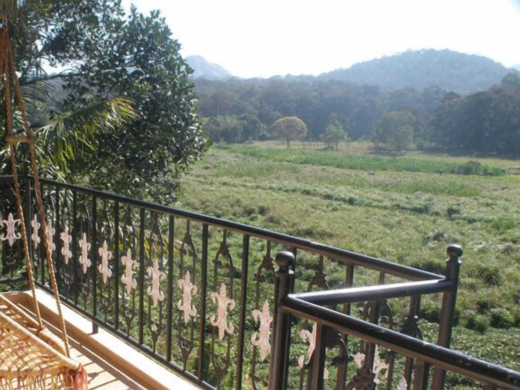 Jungle Palace Homestay Thekkady Eksteriør billede