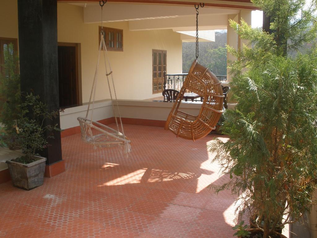 Jungle Palace Homestay Thekkady Eksteriør billede