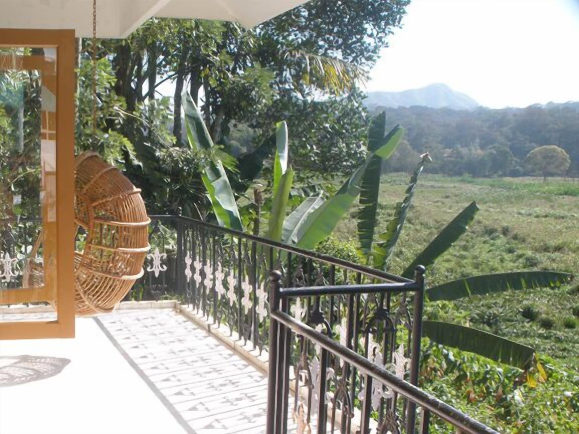 Jungle Palace Homestay Thekkady Eksteriør billede