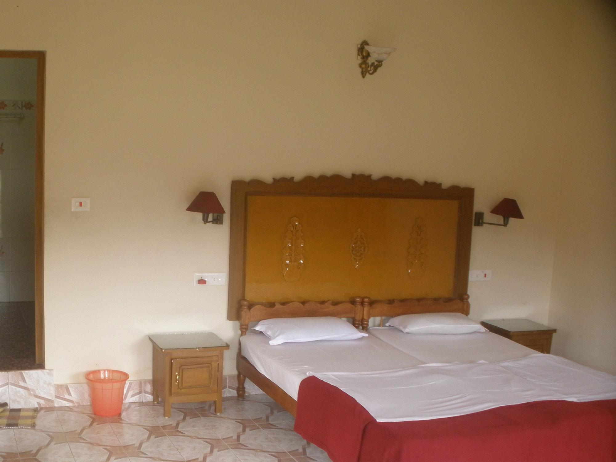 Jungle Palace Homestay Thekkady Eksteriør billede