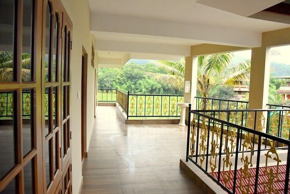 Jungle Palace Homestay Thekkady Eksteriør billede