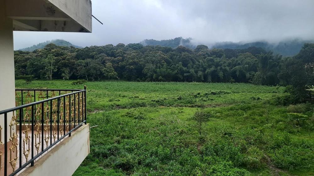 Jungle Palace Homestay Thekkady Eksteriør billede