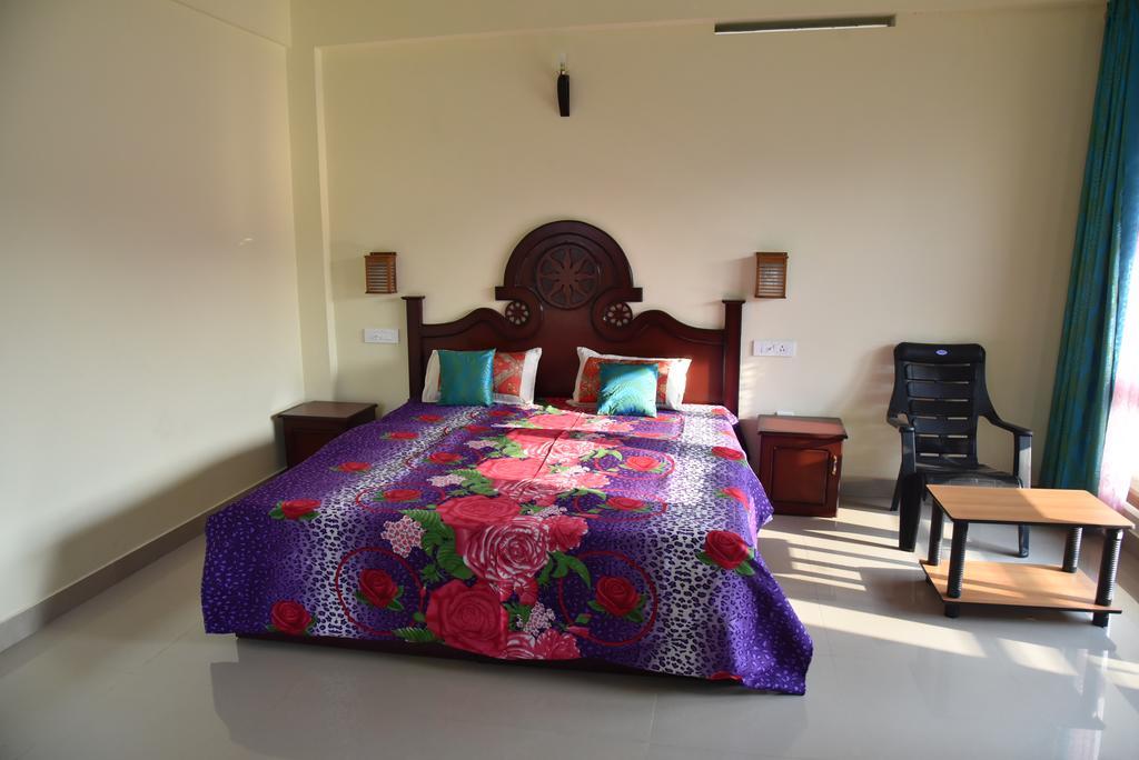 Jungle Palace Homestay Thekkady Eksteriør billede