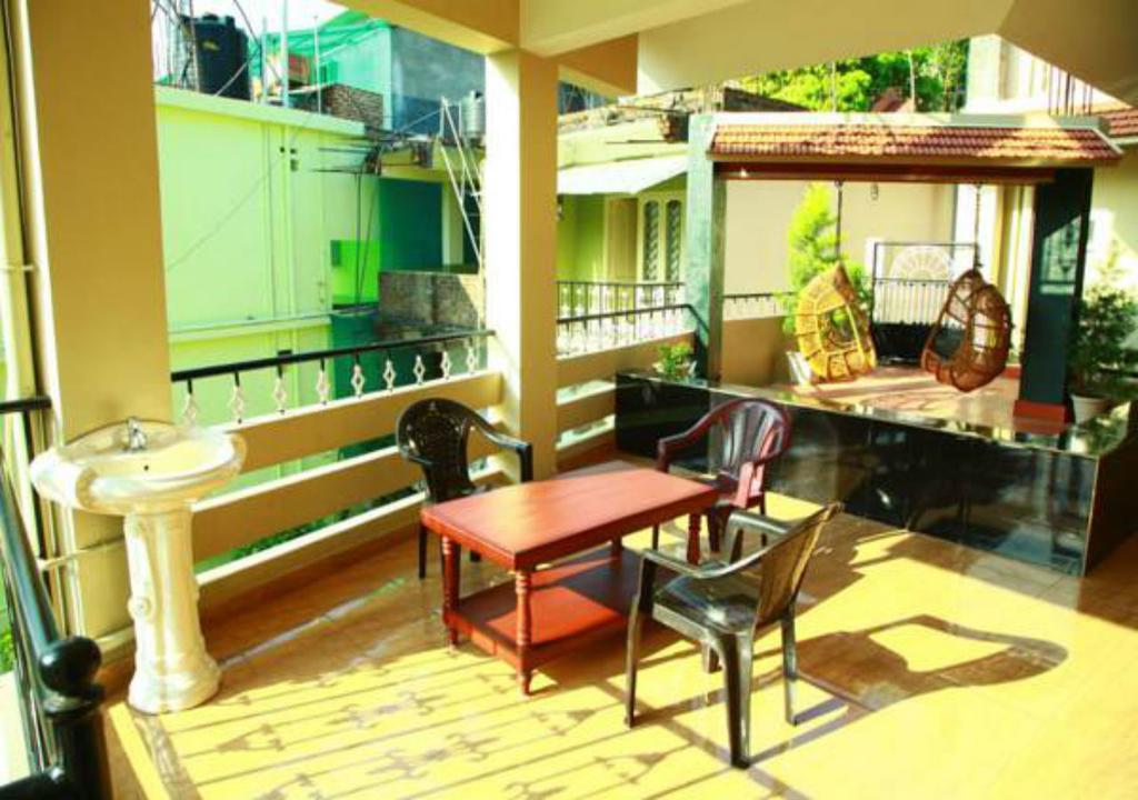 Jungle Palace Homestay Thekkady Eksteriør billede