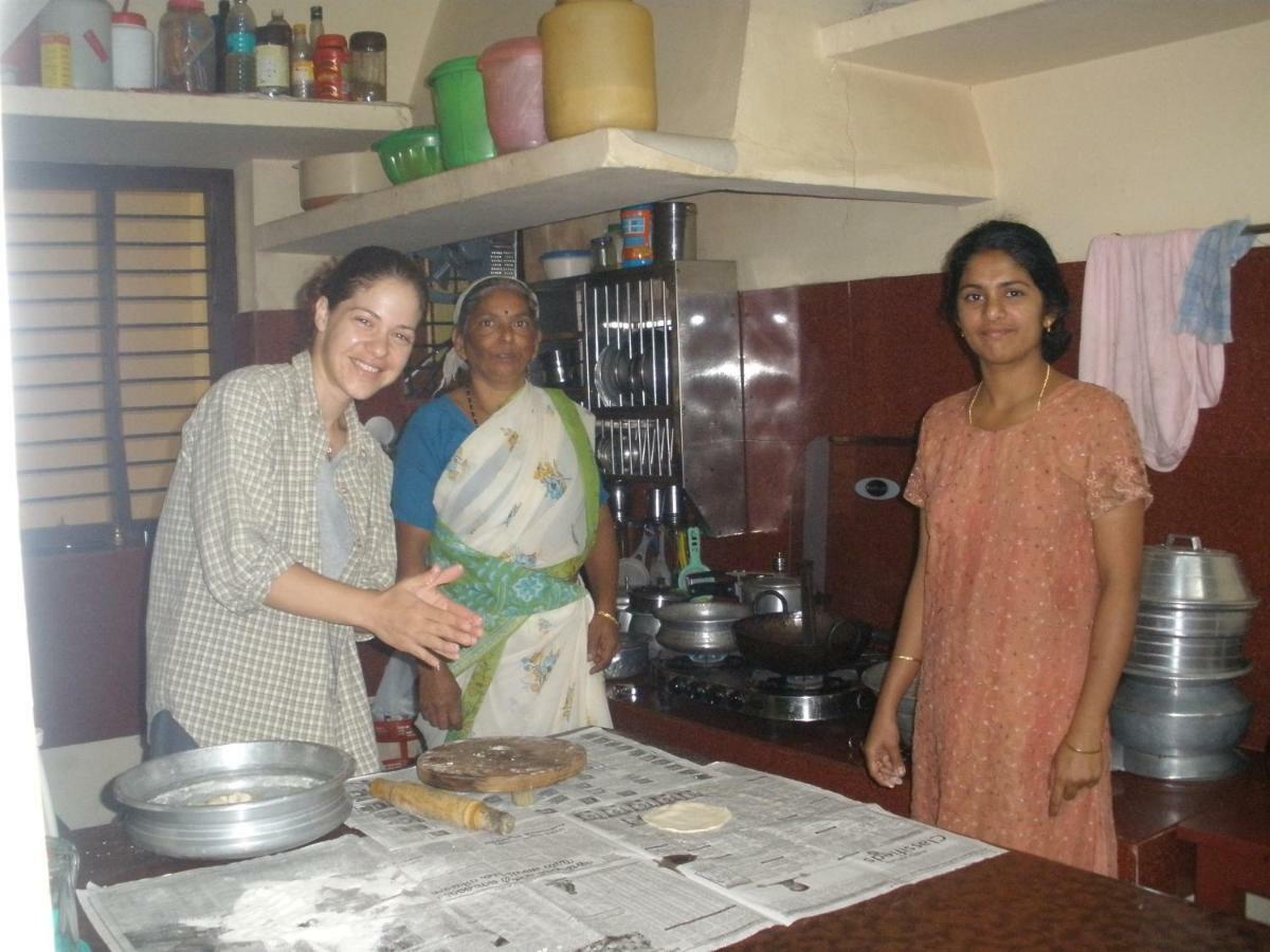 Jungle Palace Homestay Thekkady Eksteriør billede
